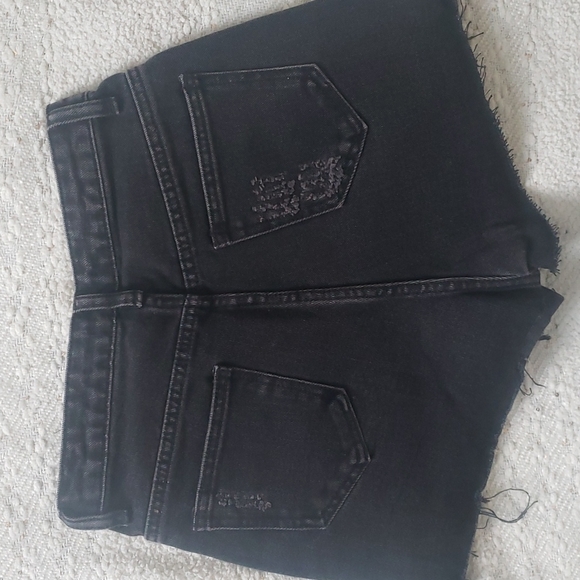 NWT PrettyLittleThing High Rise Short - Picture 4 of 6